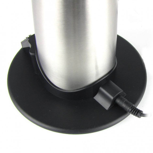 Netzanschluss und Standfuß des Arizer V-Tower